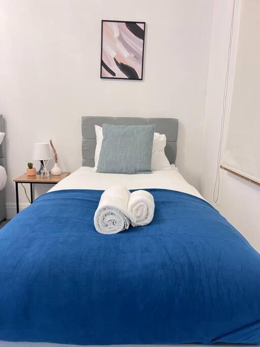Spacious 3 Bed Flat - Beach Nearby - No Pets Southend-on-Sea Bagian luar foto