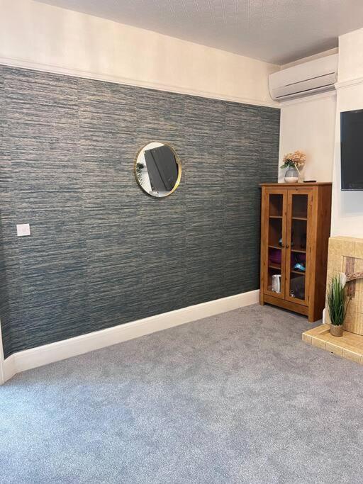 Spacious 3 Bed Flat - Beach Nearby - No Pets Southend-on-Sea Bagian luar foto