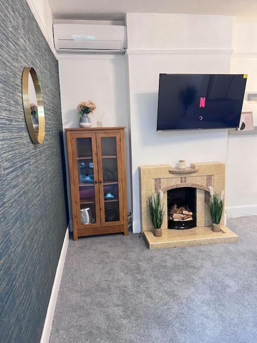 Spacious 3 Bed Flat - Beach Nearby - No Pets Southend-on-Sea Bagian luar foto