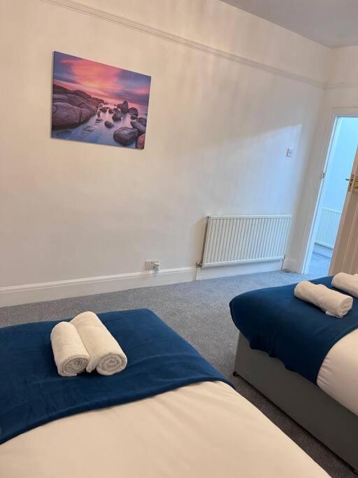 Spacious 3 Bed Flat - Beach Nearby - No Pets Southend-on-Sea Bagian luar foto