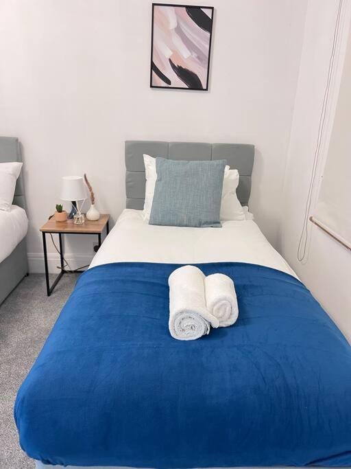 Spacious 3 Bed Flat - Beach Nearby - No Pets Southend-on-Sea Bagian luar foto